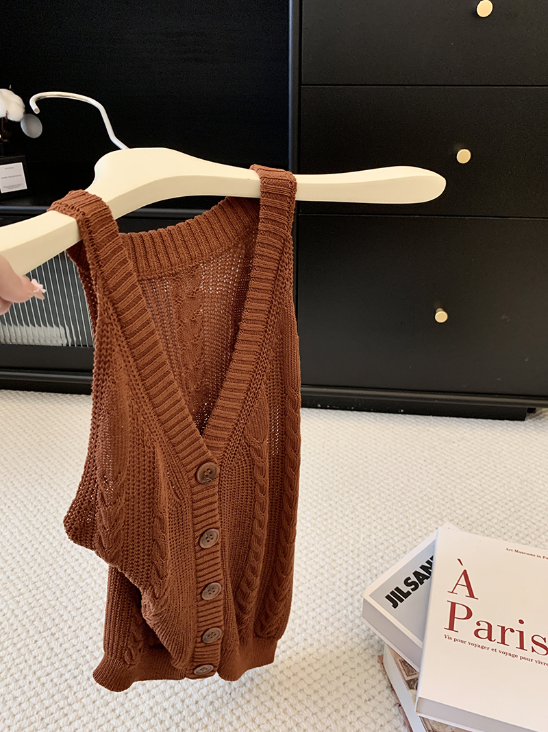 2026 Summer New Retro V-Neck Cable Knit Solid Color Camisole Tank Top for Women