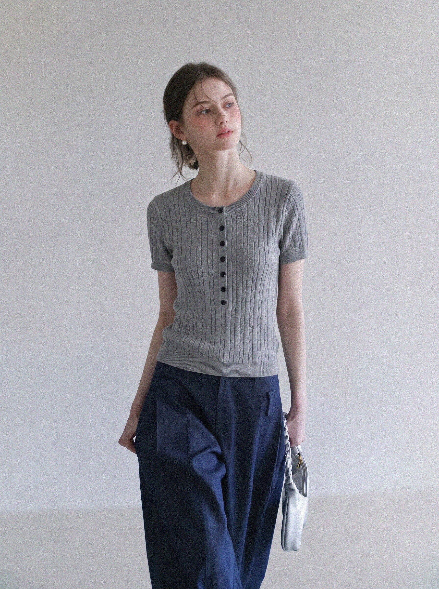 Old Money Style Gray Cable Knit Short Sleeve Sweater for Women Summer Slim Fit Crew Neck Unique Top